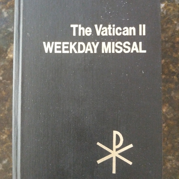The Vatican II Weekday Missal Genuine HC Bible - Picture 1 of 16